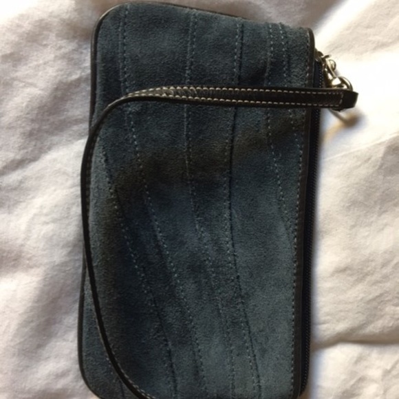 NWOT Coach Blue Suede Wristlet - Picture 4 of 9